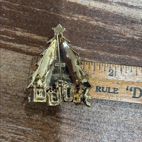 Vintage Monet Brooch - Picture 8 of 8